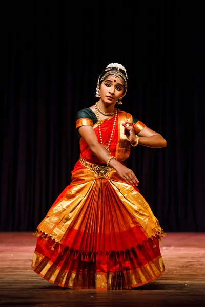 インド古典舞踊バラタナティヤム- — ストック写真