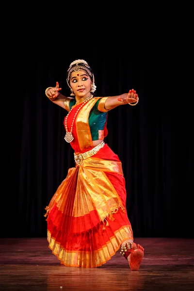 Bharatanatyam - classical Indian dance — Stock Photo, Image