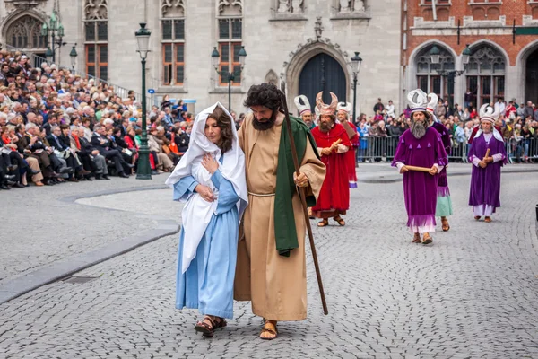 在布鲁日 (布鲁日圣血在耶稣升天节游行) — 图库照片