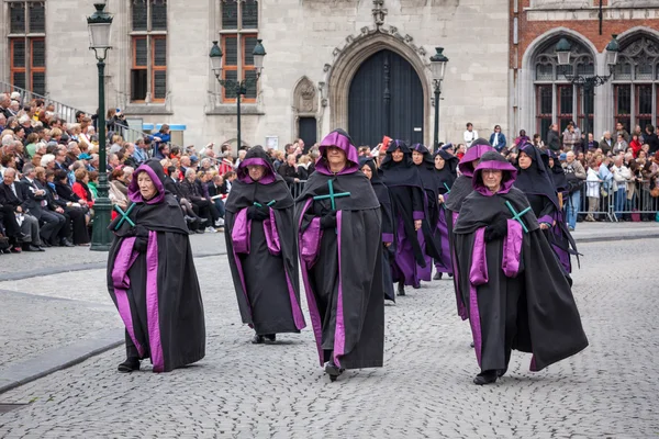 Det hellige blods prosess på oppstigningsdagen i Brugge (Brugge ) – stockfoto