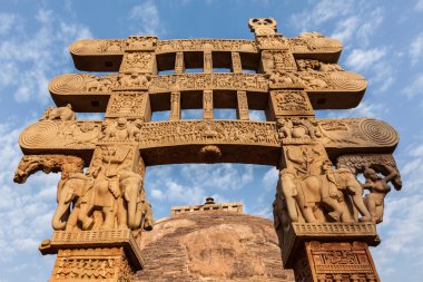 Ağ Geçidi dekorasyon büyük stupa. Sanchi, madhya pradesh, Hindistan