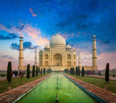 Taj mahal üzerinde gündoğumu günbatımı