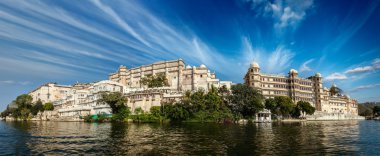 Udaipur şehir palace ve PICHOLA lake