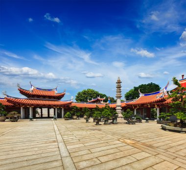 Lian Shan Shuang Lin Manastırı