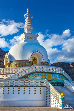 Shanti Stupa, Leh