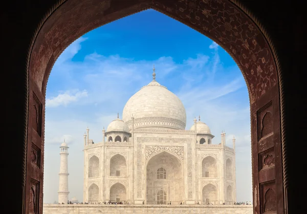 Taj Mahal attraverso arco, Agra, India — Foto Stock