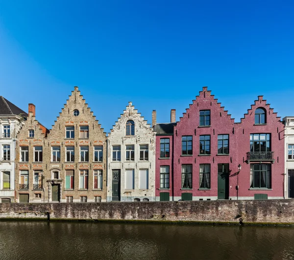 Canal and medieval houses — Stock Photo, Image