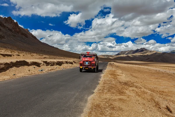 Manali-leh weg in Indiase Himalaya — Stockfoto