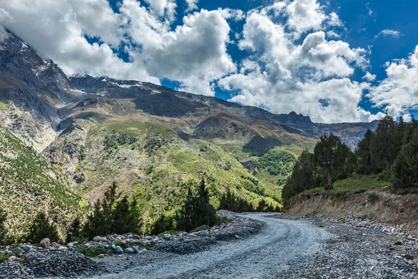 Estrada no Himalaia — Fotografia de Stock
