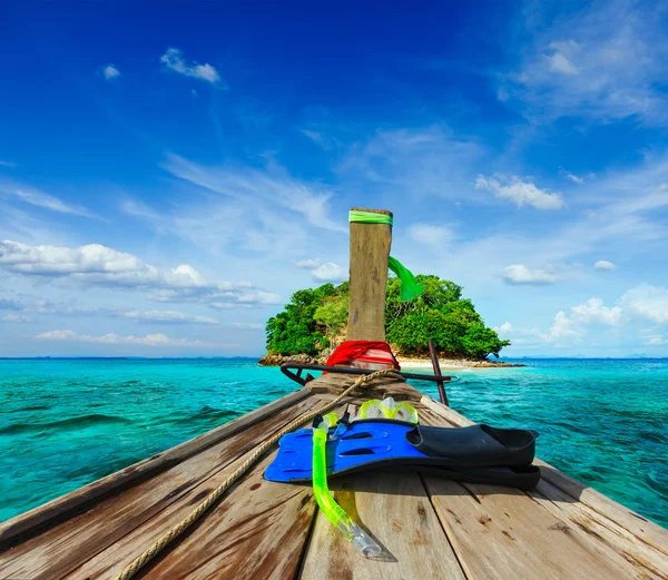 Tropical island in sea — Stock Photo, Image