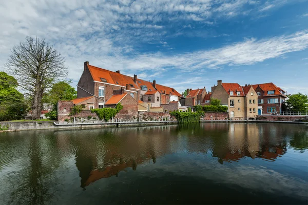 Kanál a středověkých domů — Stock fotografie