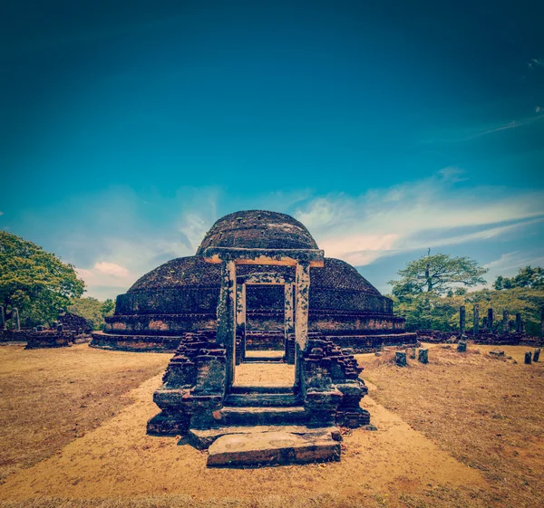 Dagoba (stupe) starożytnych buddyjskich pabula vihara. Sri lanka — Zdjęcie stockowe