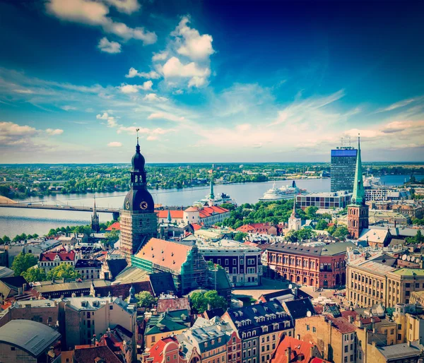 Veduta aerea del centro di Riga dalla Chiesa di San Pietro, Riga, Lettonia — Foto Stock