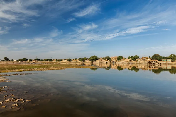 Gadi Sagar - lago artificial. Jaisalmer, Rajasthan, Índia — Fotografia de Stock