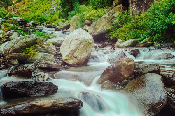 Bhagsu waterfall. Bhagsu, Himachal Pradesh, India — Stock Photo, Image