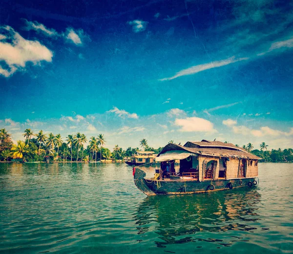 Casa flotante en Kerala remansos, India —  Fotos de Stock