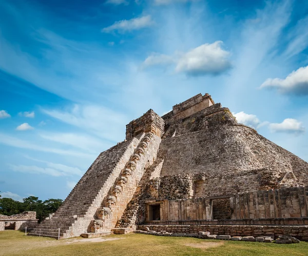 Mayan pyramid in Uxmal, Mexico — Stock Photo, Image