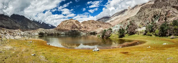 Lohan Tso - holy lake in Himalayas, India — Stock Photo, Image