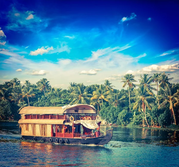 Casa galleggiante sul backwaters del kerala, india — Foto Stock