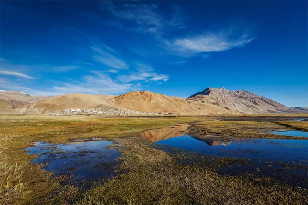 Korzok by på tso moriri, ladakh — Stockfoto