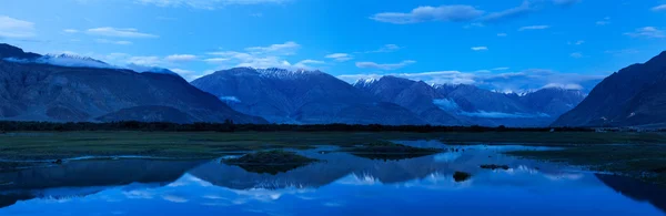 Panorama över Nubra valley i skymningen. Lindhult, Indien — Stockfoto