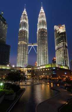 Petronas ikiz kuleleri gökdelen. kuala lumpur, Malezya