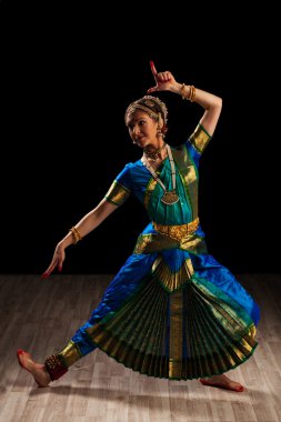 güzel kız dansçı, Hint klasik dans bharatanatyam