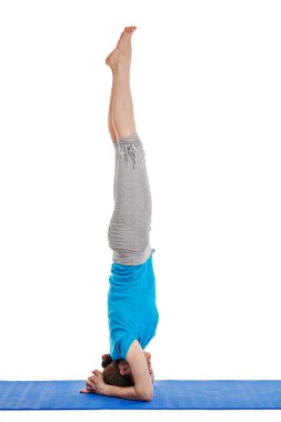 Yoga, meditasyon - yoga asana excerise yaparken genç güzel kadın