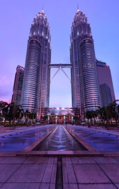 Petronas ikiz kuleleri gökdelen. kuala lumpur, Malezya