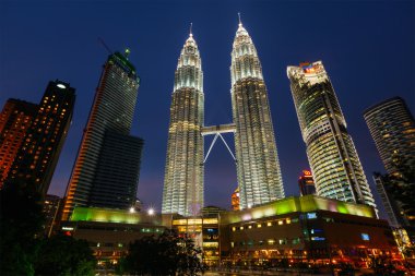 Petronas ikiz kuleleri gökdelen. kuala lumpur, Malezya