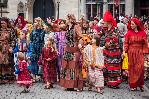 Processie van het heilig bloed op Hemelvaartsdag in Brugge (Brugge) — Stockfoto