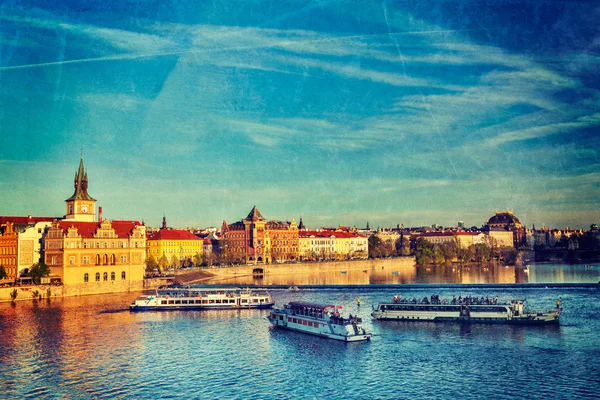 Praag Staren Mesto dijk uitzicht vanaf Karelsbrug — Stockfoto