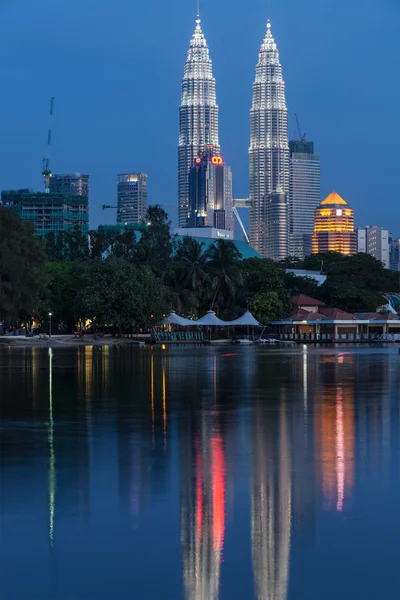 Arranha-céus das Torres Gémeas Petronas. Kuala Lumpur, Malásia — Fotografia de Stock