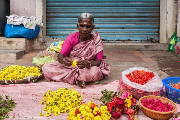 Unidentified Indian woman — Stock Photo, Image