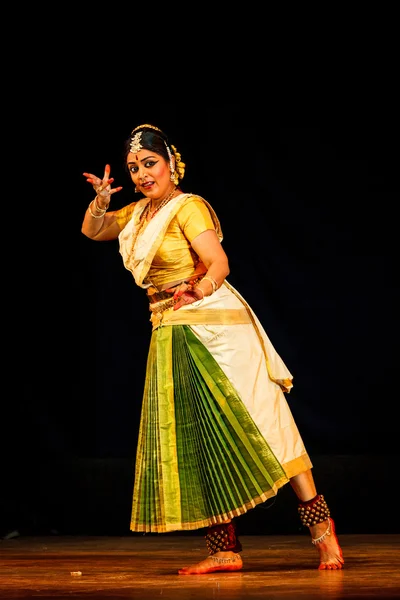 Bharatanatyam - klasický indický tanec — Stock fotografie