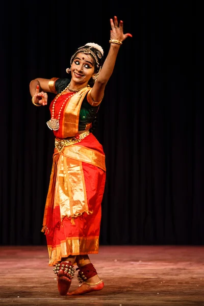 Bharatanatyam - klasycznego tańca indyjskiego — Zdjęcie stockowe