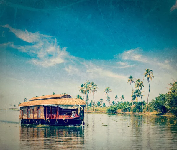 Casa flotante en Kerala remansos, India —  Fotos de Stock