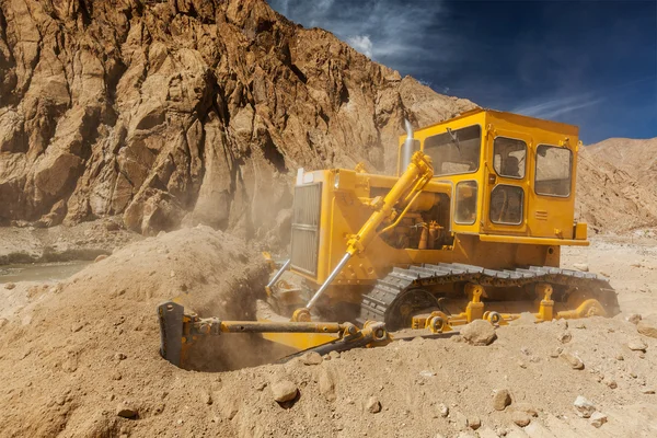 Road construction in Himalayas — Stock Photo, Image