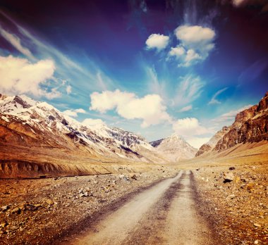 Himalayalar 'da yol