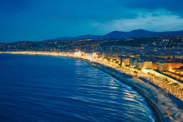 Pintoresca vista de Niza, Francia por la noche — Foto de Stock