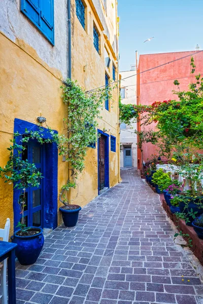 Escénicas calles pintorescas de la ciudad veneciana de Chania. Chania, Creete, Grecia — Foto de Stock