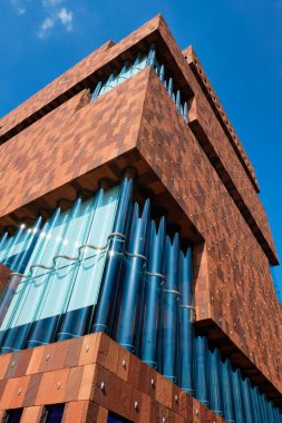 MAS Müzesi aan de Stroom Müzesi nehir kenarında. Antwerp, Belçika