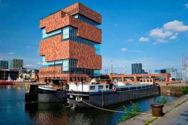 MAS Müzesi aan de Stroom Müzesi nehir kenarında. Antwerp, Belçika