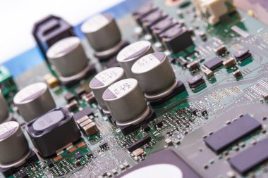 Elektronik devre kartı kapanıyor.