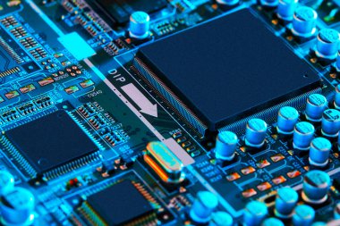 Elektronik devre kartı kapanıyor.