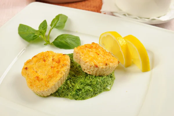 Fishcakes with lemon — Stock Photo, Image