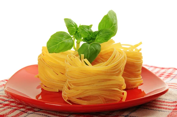 Ninhos de macarrão em um prato — Fotografia de Stock