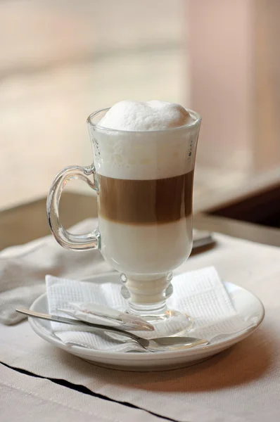 Latte in un caffè — Foto Stock