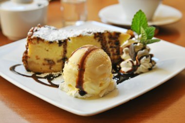 Cheesecake ile dondurma