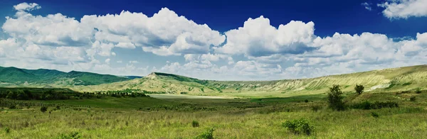 Góra lato krajobraz pfnorama — Zdjęcie stockowe